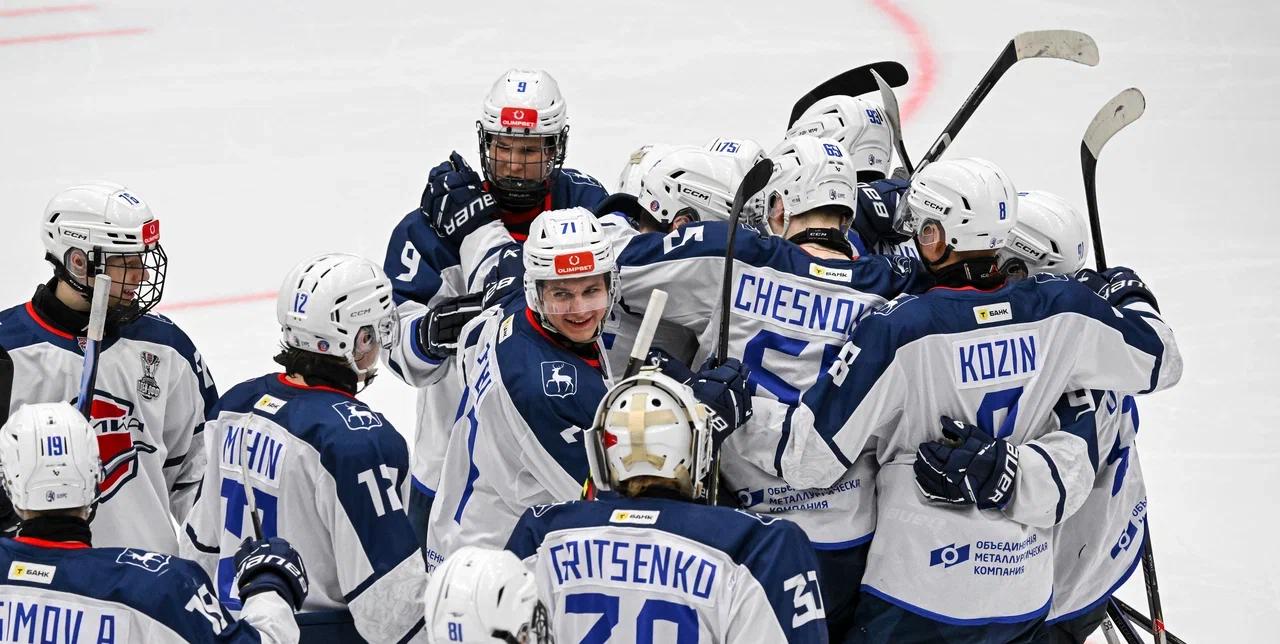 «Чайка» одержала победу над «Омскими Ястребами»