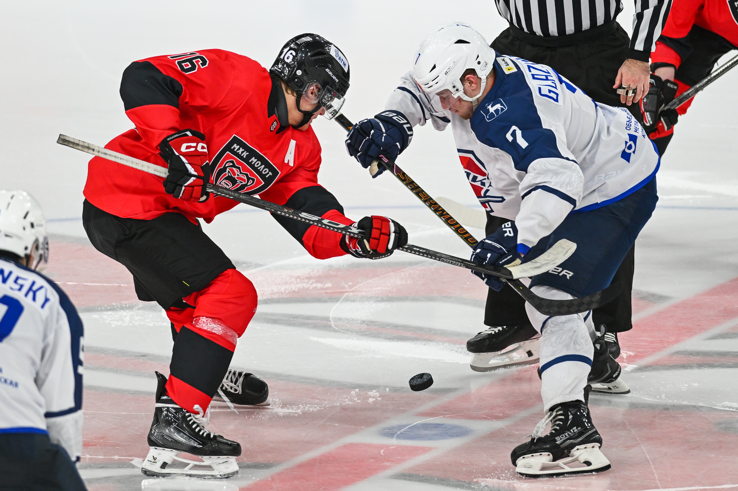 МХК «Молот» — «Чайка» 2:6