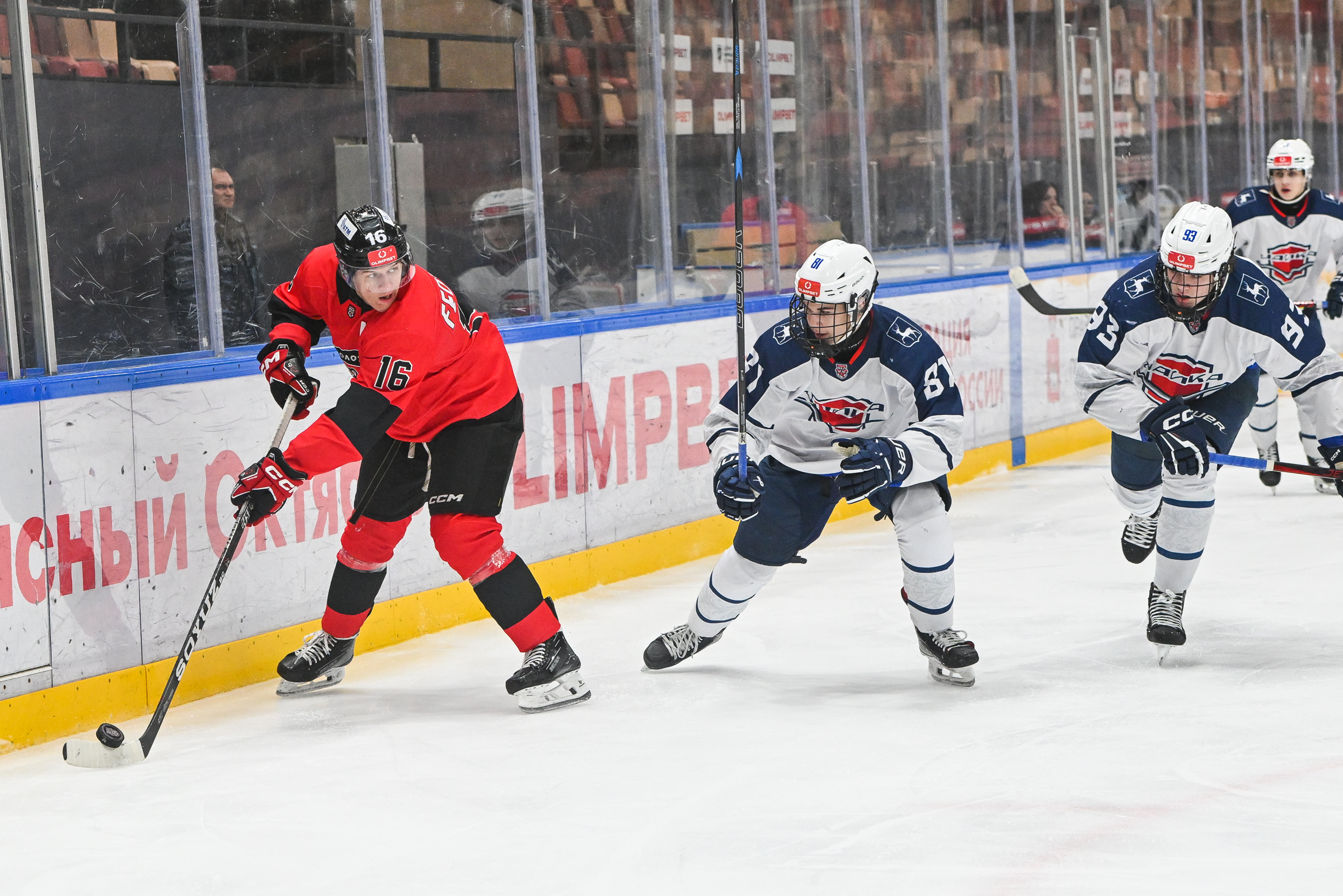 МХК «Молот» — «Чайка» 2:6