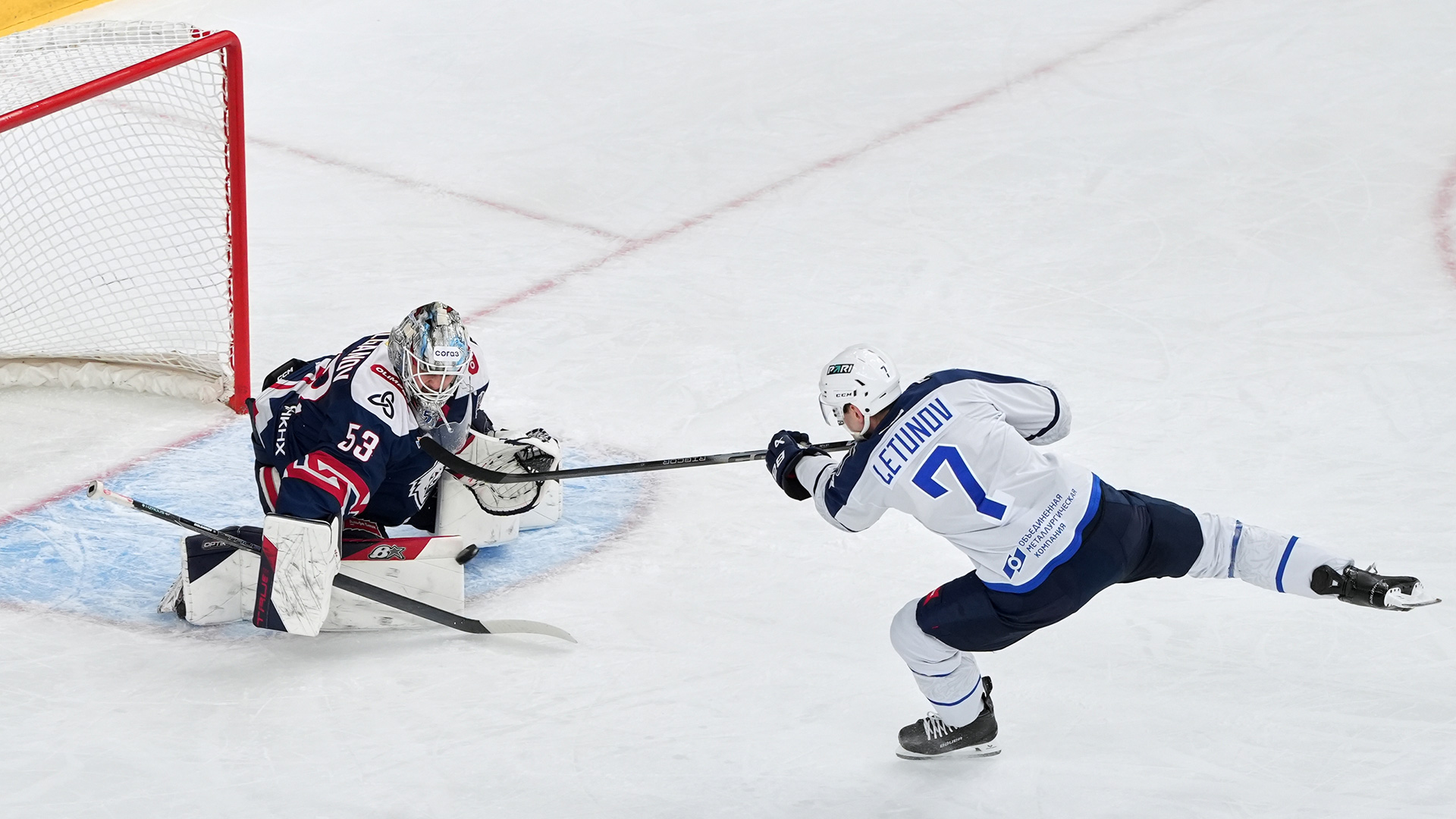 Нефтехимик - Торпедо 5:0